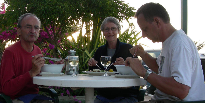 dscn1416_coral_bay_dinner