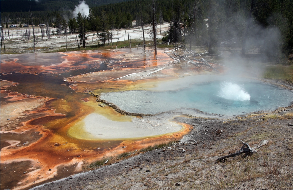 firehole_lake_drive