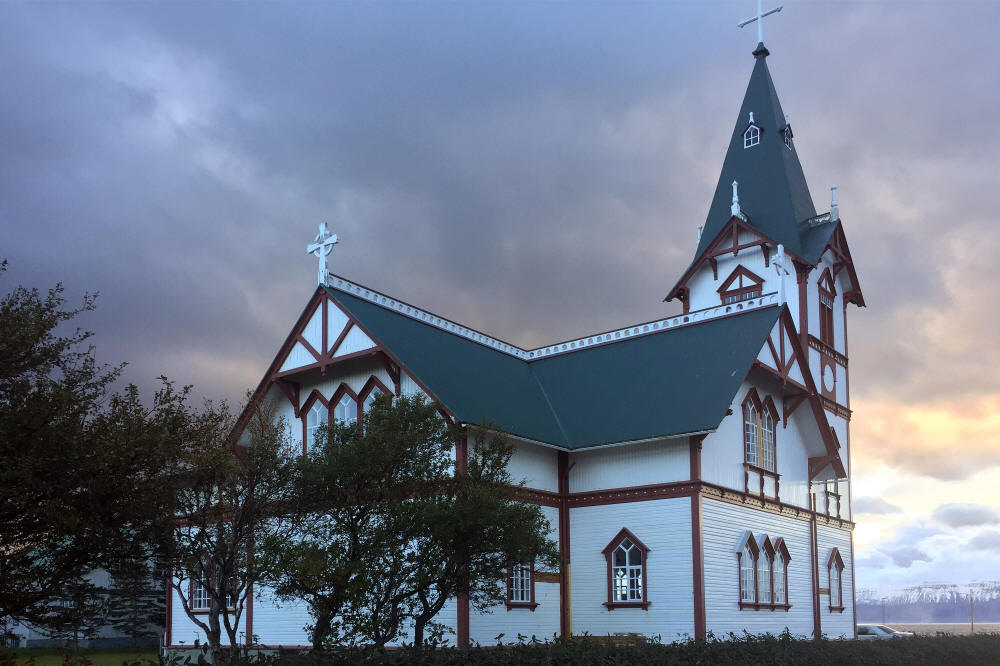 husavik_kirche