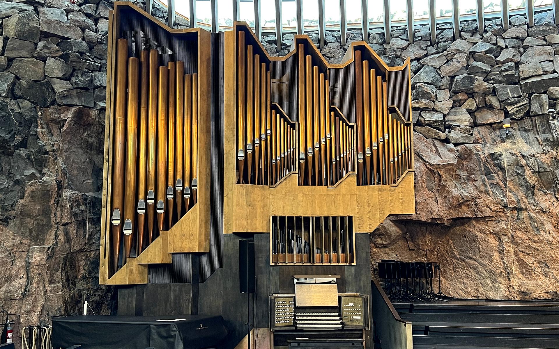 helsinki_felsenkirche_orgel